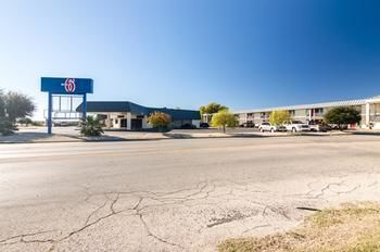 Red Roof & 2* San Angelo
