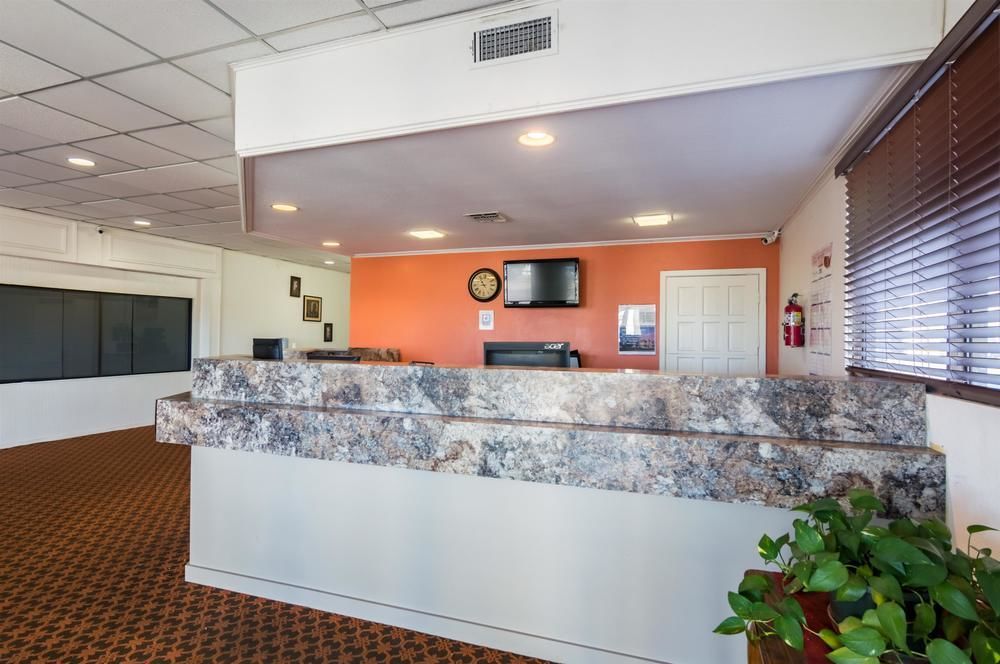 Motel Red Roof &