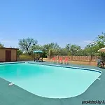 Red Roof Inn & Suites San Angelo 