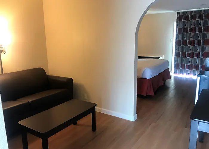Red Roof Inn & Suites San Angelo